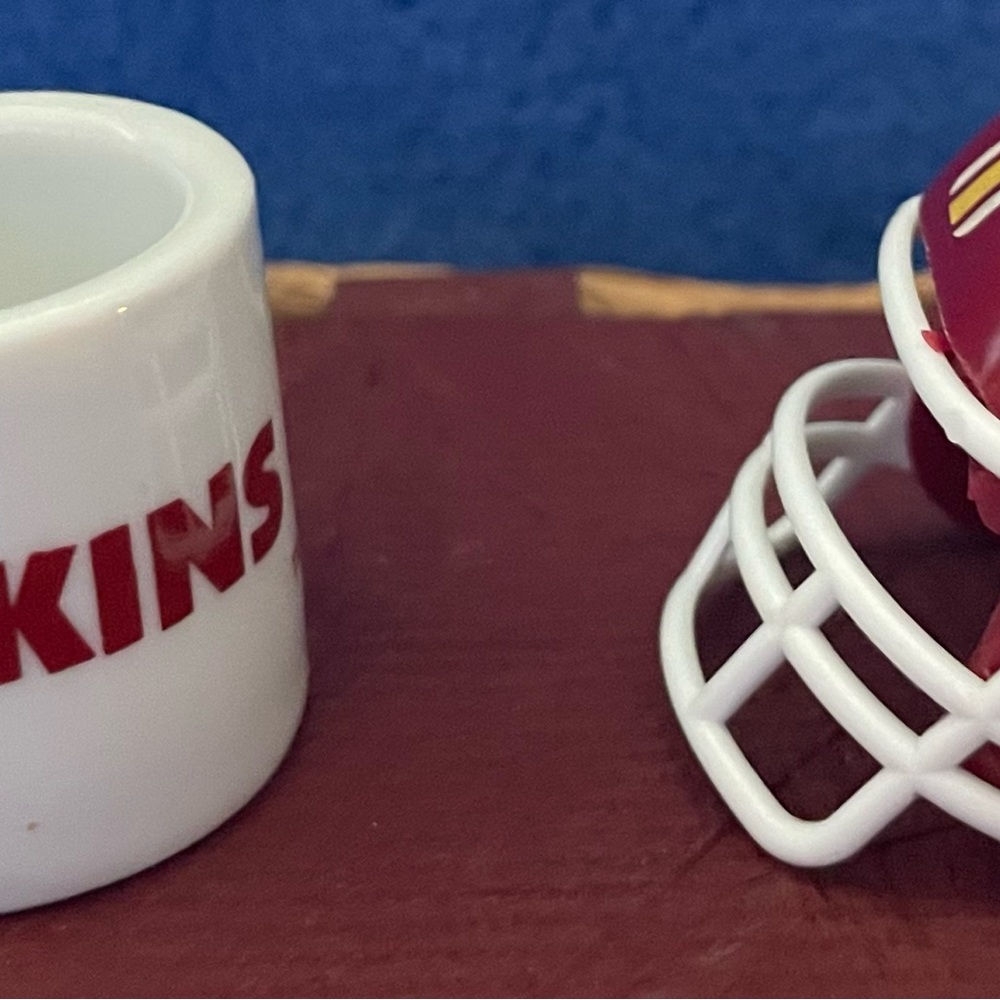VINTAGE Washington Redskins Mini Helmet and Coffee Cup